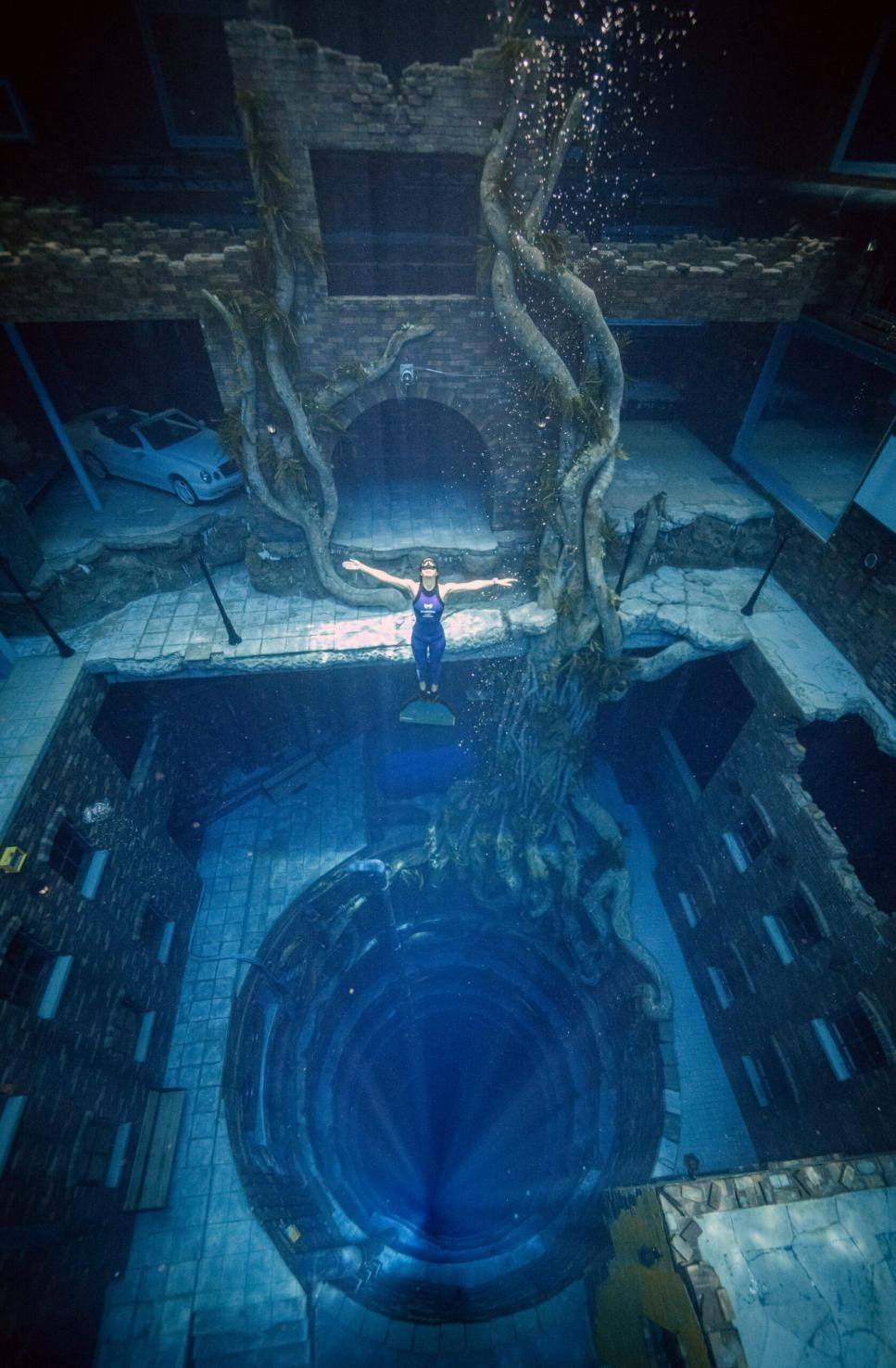 Deep Dive Dubai, world's deepest swimming pool
